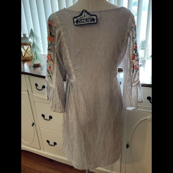 Angie Tunic Top Small NWT - Picture 6 of 7
